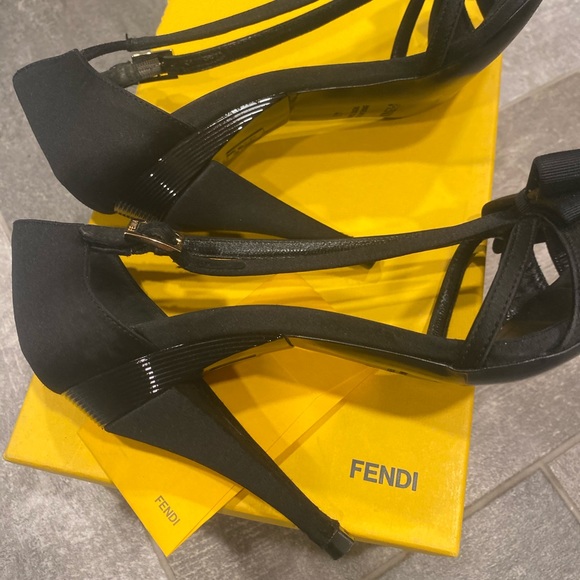 ❌Sold❌Fendi Satin Bow Ankle Strap Heels - Picture 11 of 11